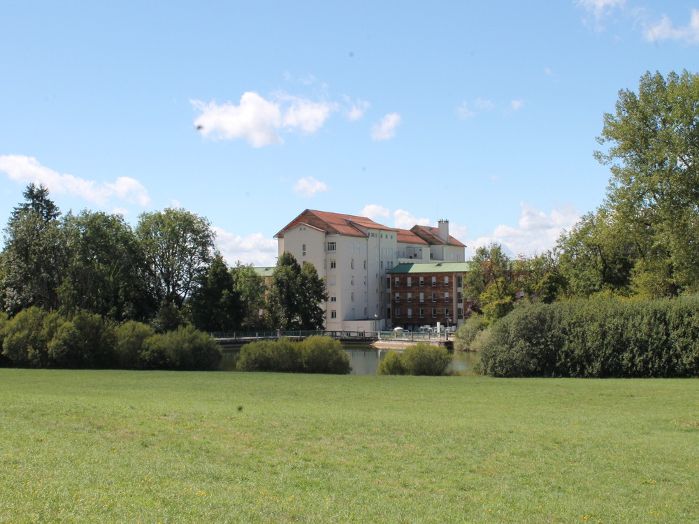 Vu du batiement albarine depuis l'étang